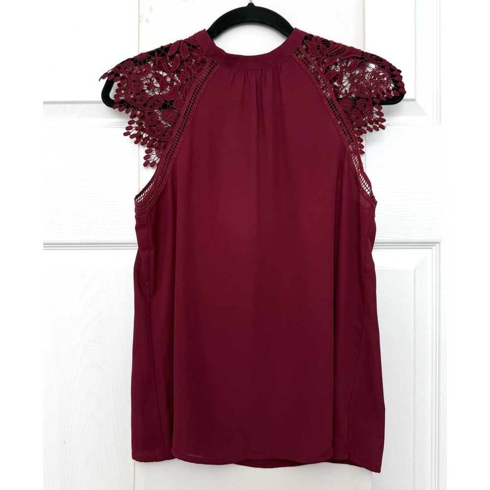 Express Sleeveless Blouse Womens XS Burgundy Crochet Lace High Neck Keyhole Back - Picture 1 of 10